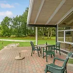 Hébergement de vacances 3 Bedroom Beautiful In Frostrup