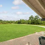 3 Bedroom Beautiful In Hébergement de vacances Frostrup