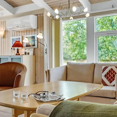 3 Bedroom Beautiful In 別荘 *