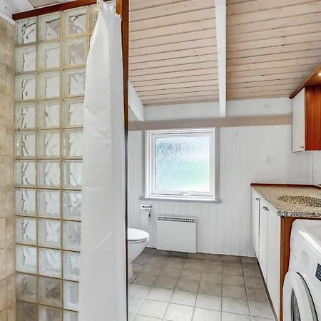 3 Bedroom Beautiful In * Frøstrup