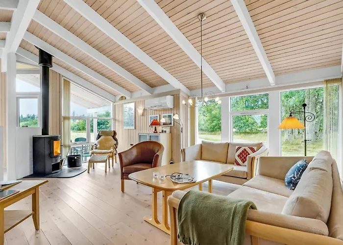 3 Bedroom Beautiful In * Frostrup