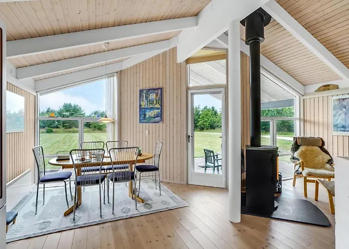 3 Bedroom Beautiful In * Frostrup