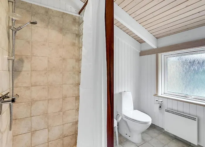 3 Bedroom Beautiful In بيت للعطل Frostrup