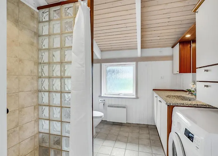 3 Bedroom Beautiful In * Frostrup